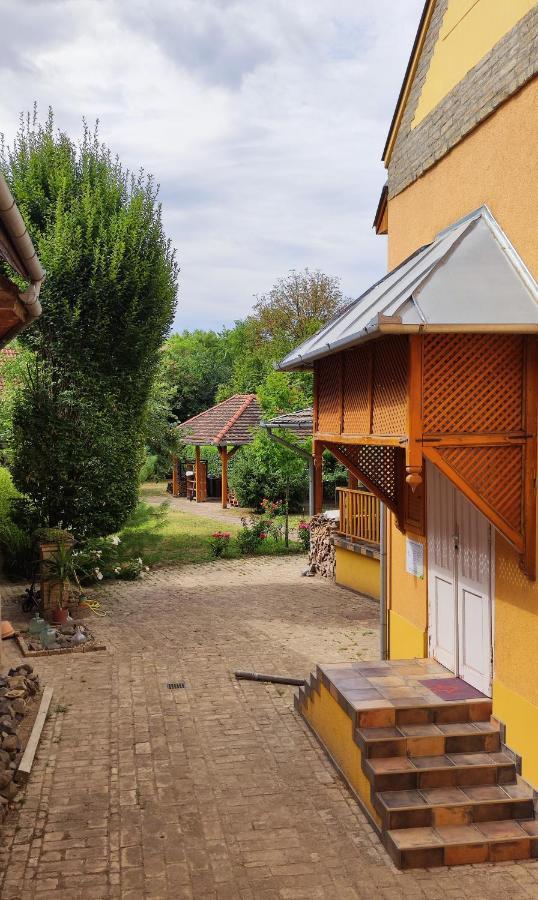 Szorcsik Haz 1913 Appartement Senta Buitenkant foto